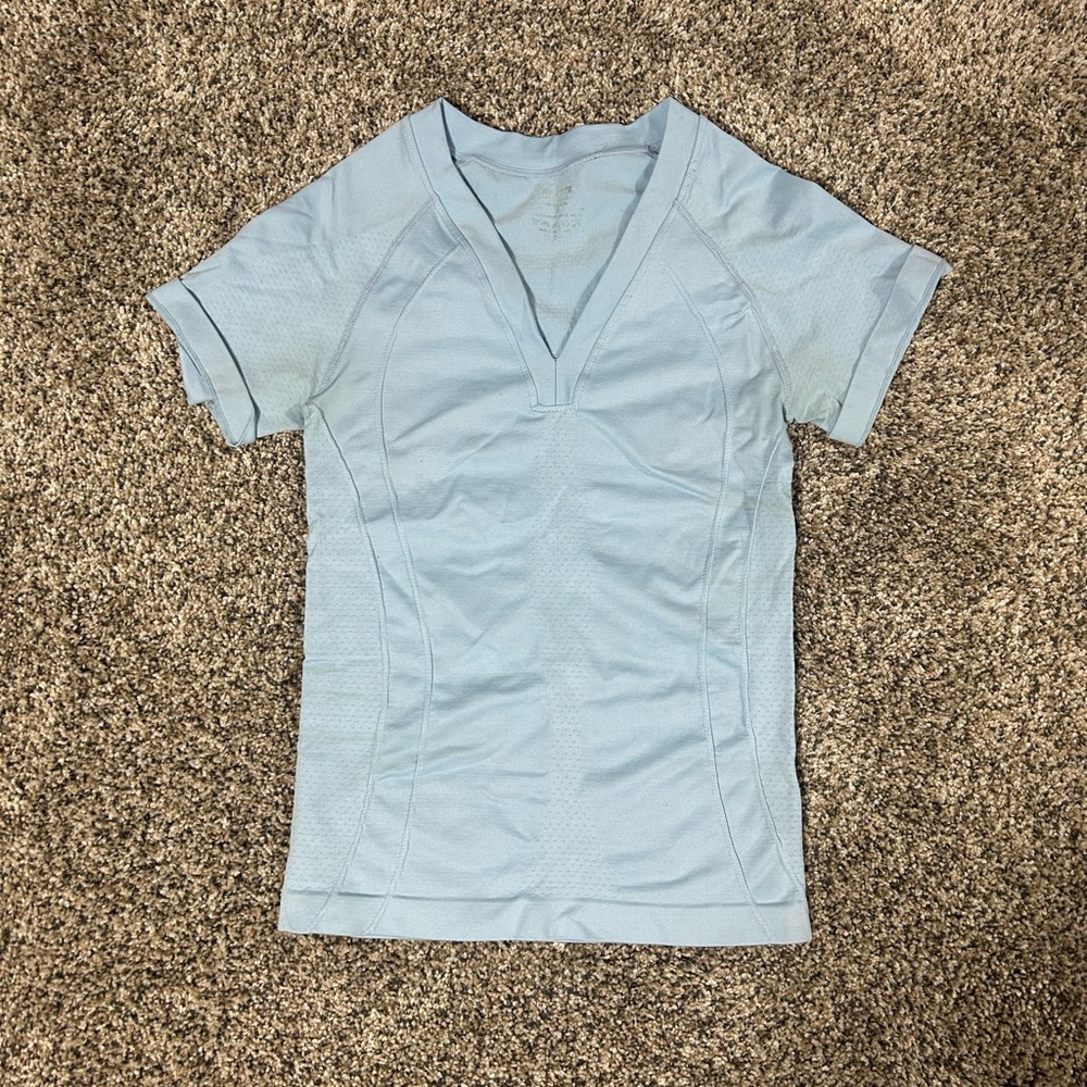 Workout Shirt Set!! - Picture 2 of 4